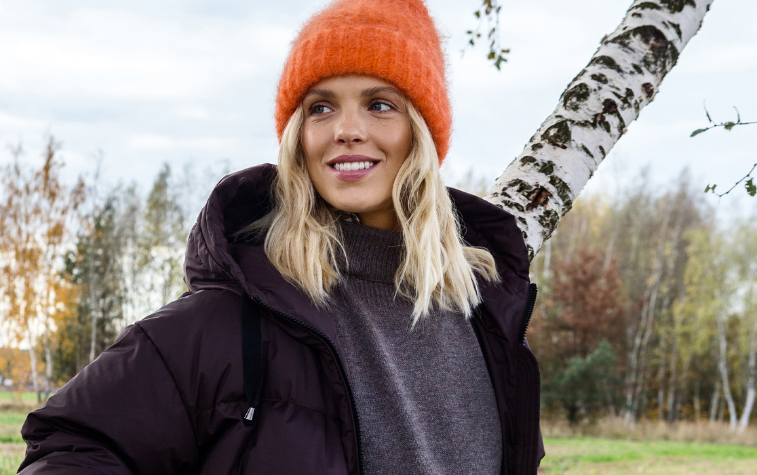 Jaki płaszcz puchowy wybrać na zimę?