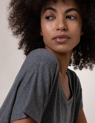 DARK GREY LOOSE-FITTING TEE WITH V-NECK