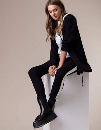 BLACK ZIP-UP SWEATSHIRT