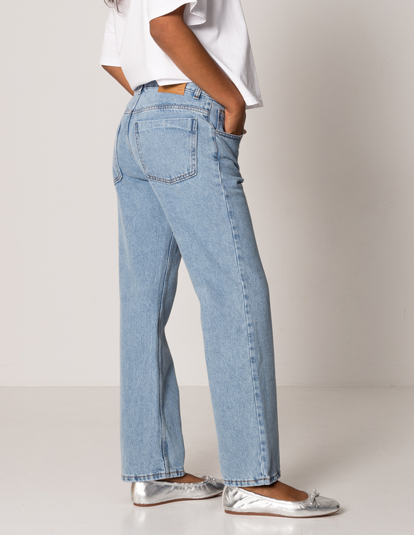 SPODNIE LUCKY REGULAR BLUE JEANS