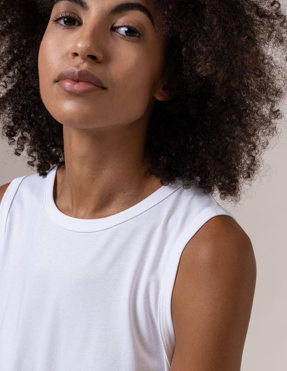 WHITE TOP WITH WIDE STRAPS