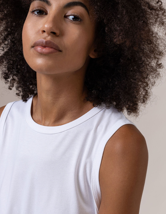 WHITE TOP WITH WIDE STRAPS