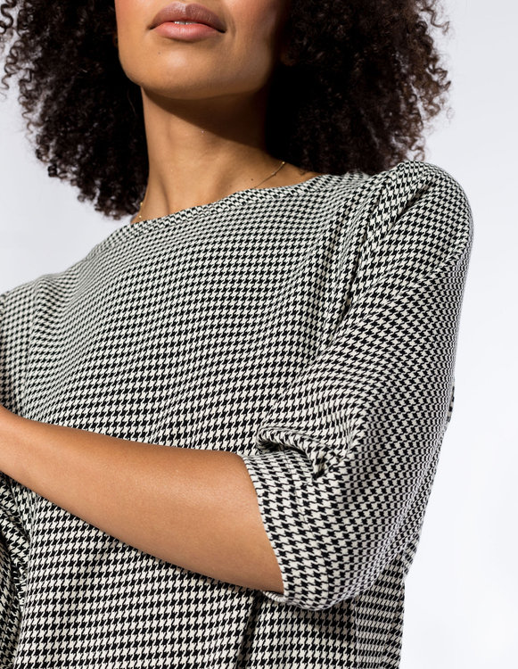 OVERSIZE DRESS IN CHICKEN FEET