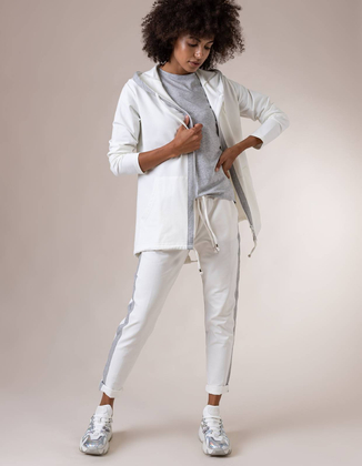 CREAM-COLORED ZIP-UP SWEATSHIRT