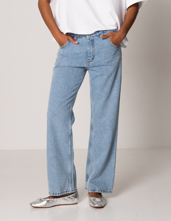 SPODNIE LUCKY REGULAR BLUE JEANS